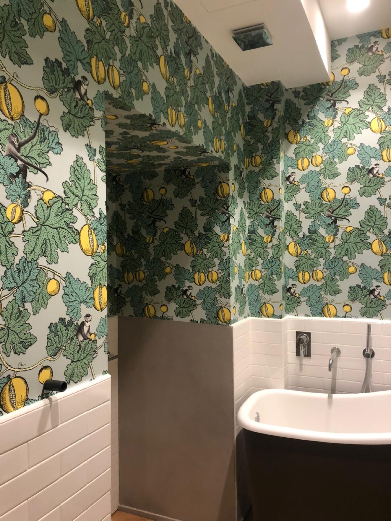 Decorative wallpaper